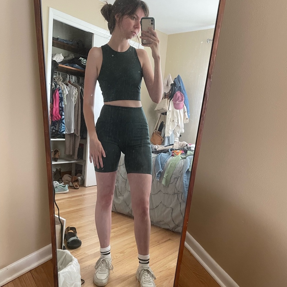 Girlfriend Collective Pocket Bike Shorts in Moss Green